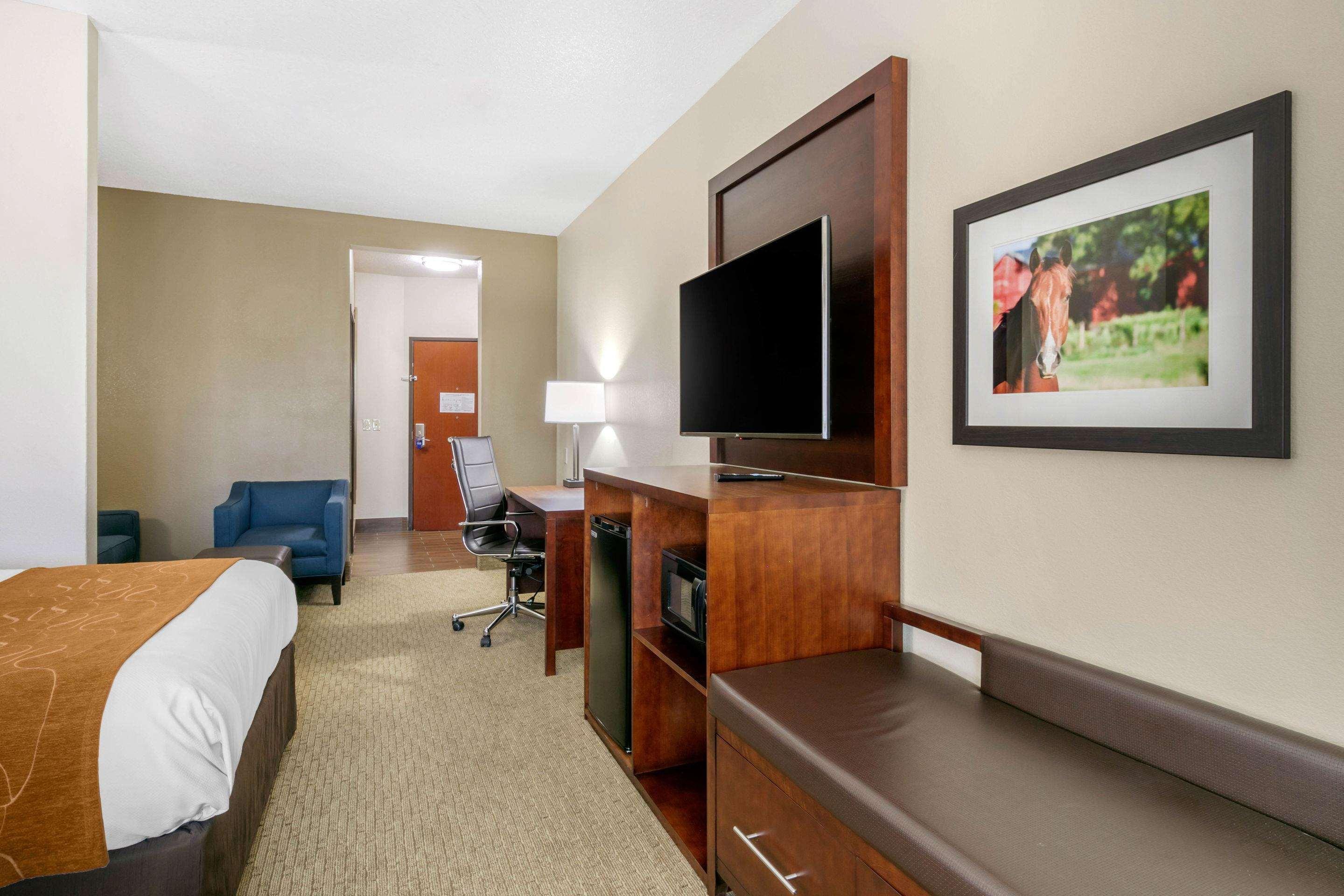 Comfort Suites Hopkinsville Near Fort Campbell Exterior foto