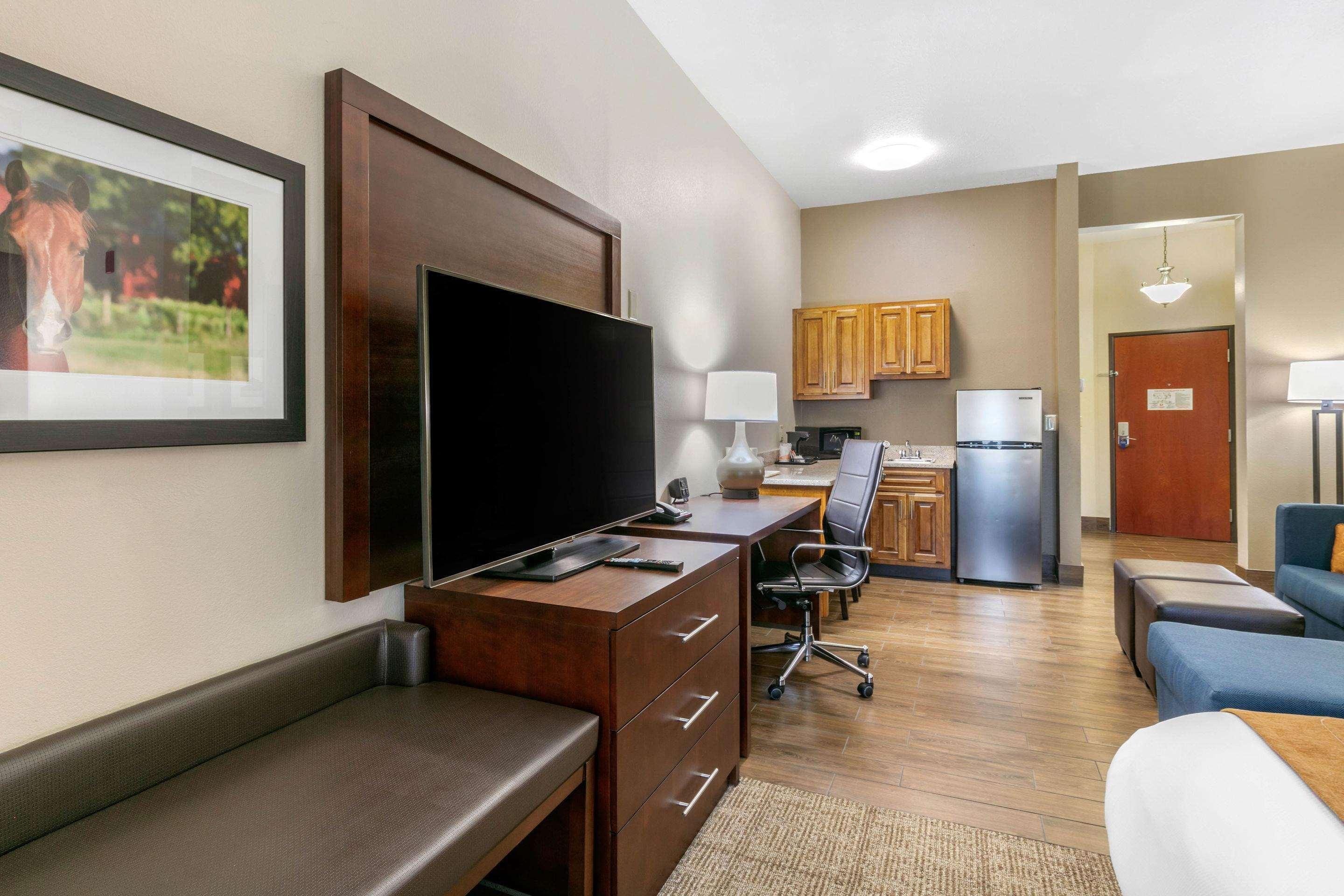 Comfort Suites Hopkinsville Near Fort Campbell Exterior foto