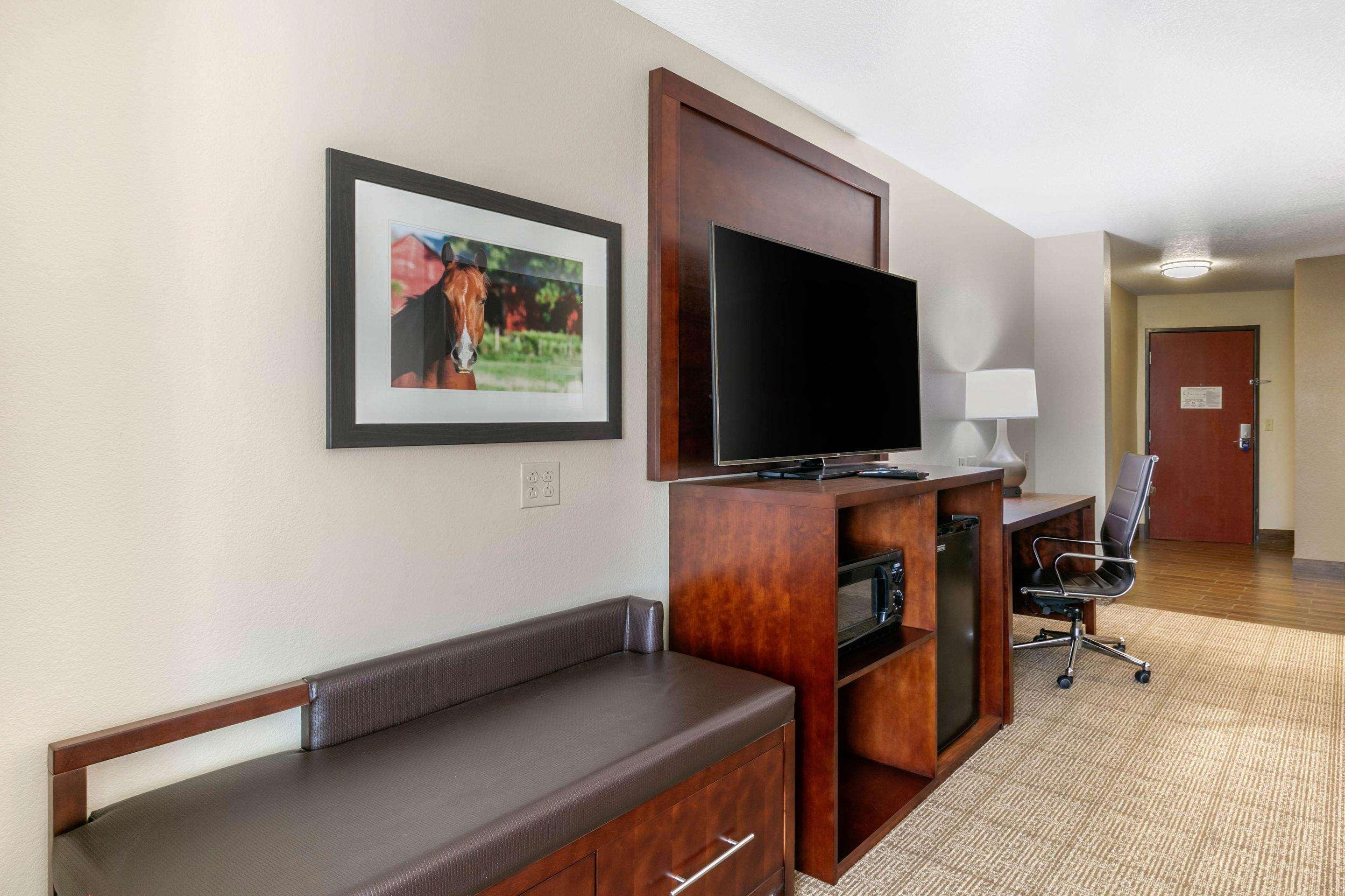 Comfort Suites Hopkinsville Near Fort Campbell Exterior foto