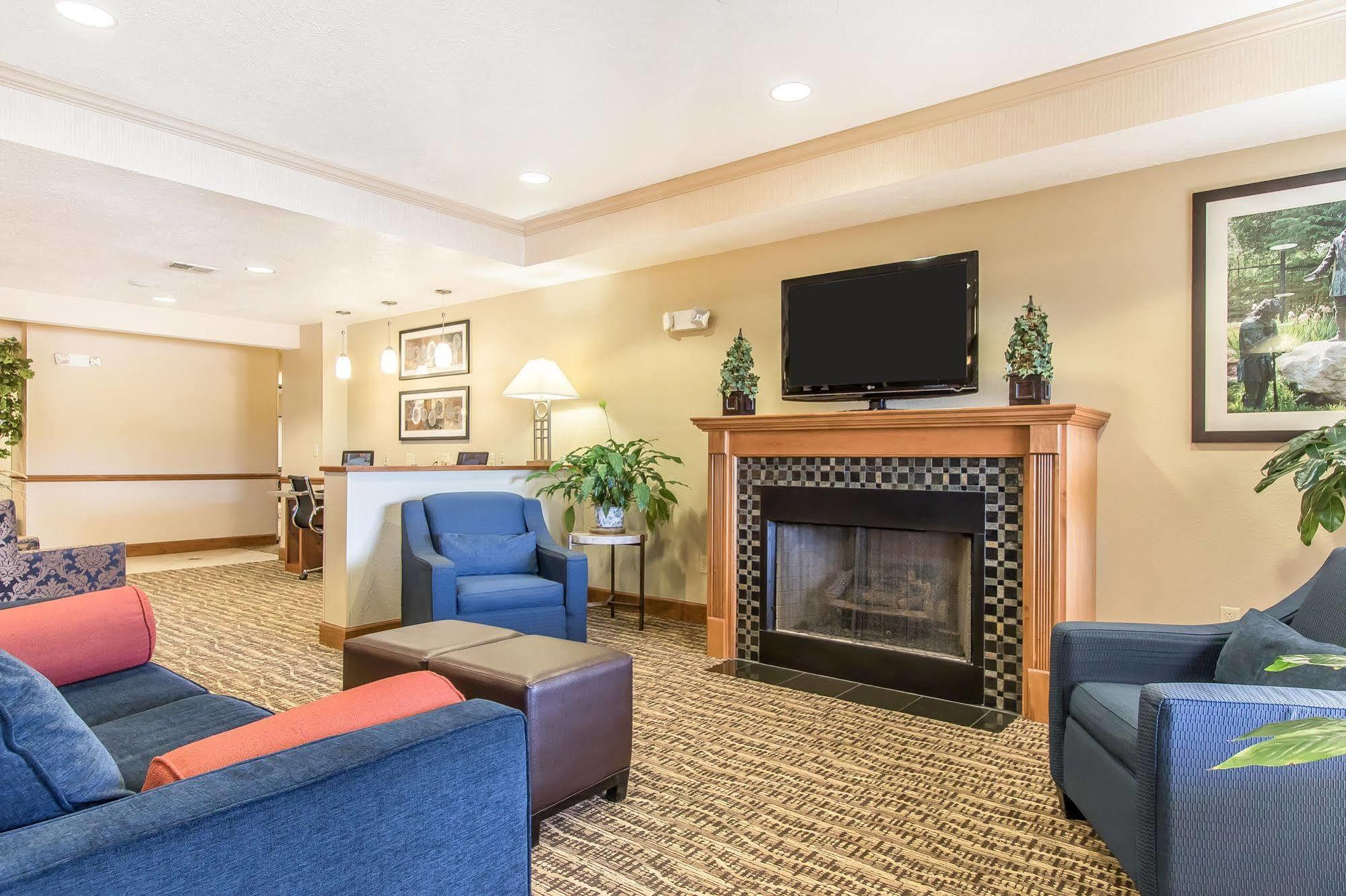 Comfort Suites Hopkinsville Near Fort Campbell Exterior foto